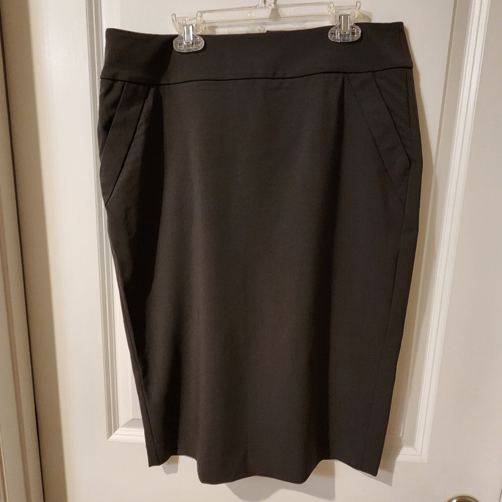 Armani Collezioni size 8 gray pencil skirt luxury
